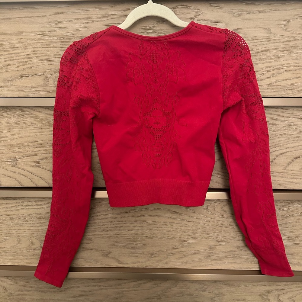 Fabletics Stretchy Long Sleeves Women's workout Top - Picture 3 of 4